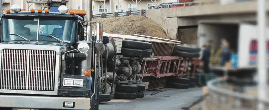 Los Casos de Accidentes de Camiones Generalmente Ofrecen Más Compensación en Nueva York