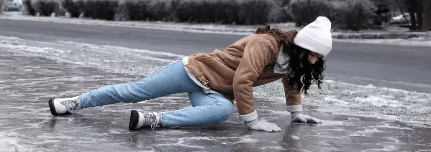 Quien es Responsable de las Aceras Heladas que Causan Resbalones y Caidas en Nueva York?